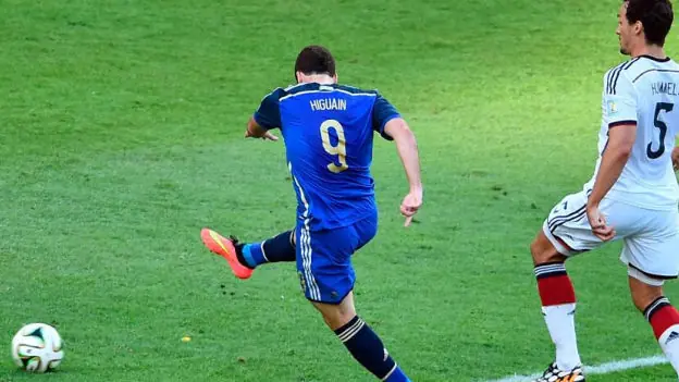 Higuain no te banco !!