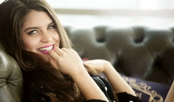 Fernanda de las Casas sexi chica Peru