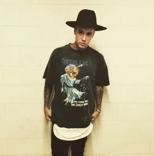 Le llueven insultos a Justin Bieber