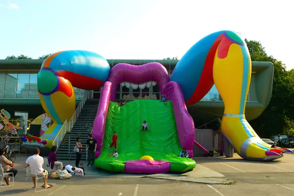 22 Parques infantiles con estructuras inapropiadas