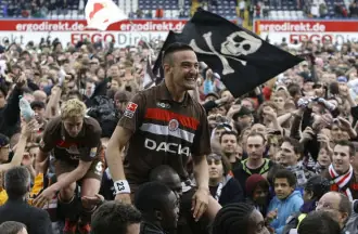 Punk, anarquismo y condones para la Bundesliga
