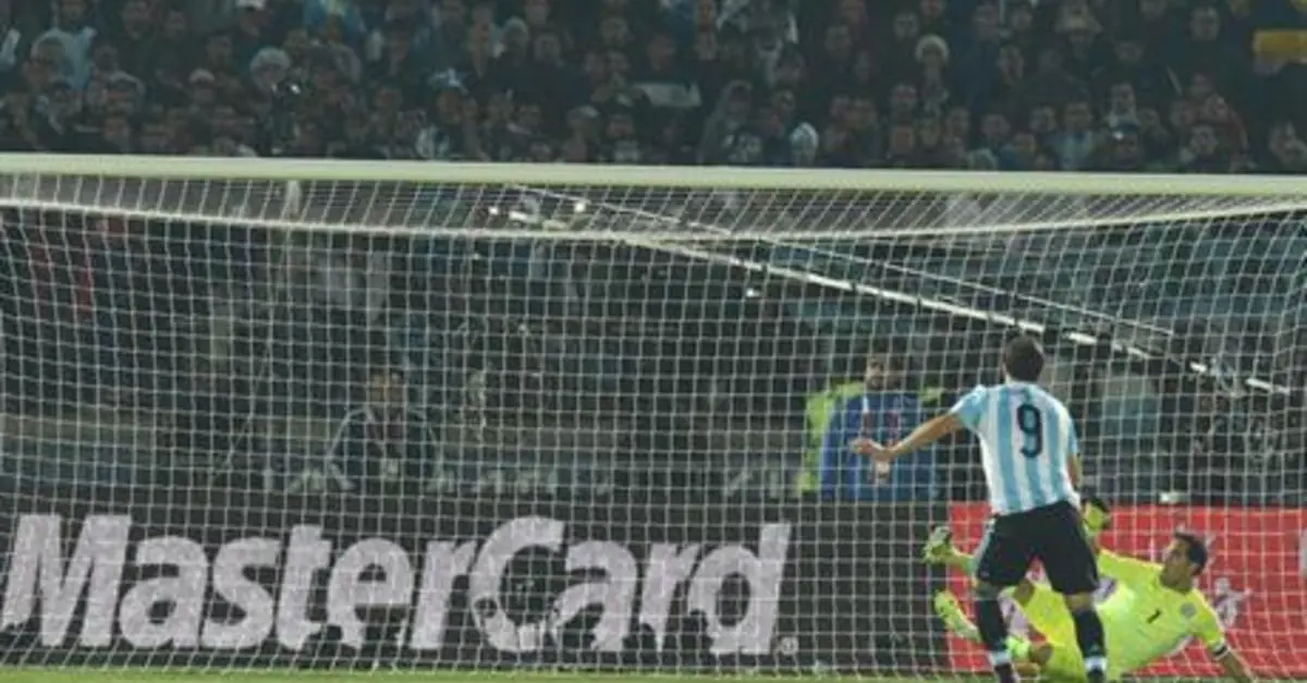 NASA: "Penal de Higuaín pasará hoy por el Hemisferio Sur"