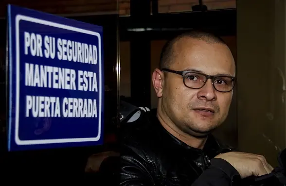 Hacker sepúlveda: el hacker desafió las FARCS!