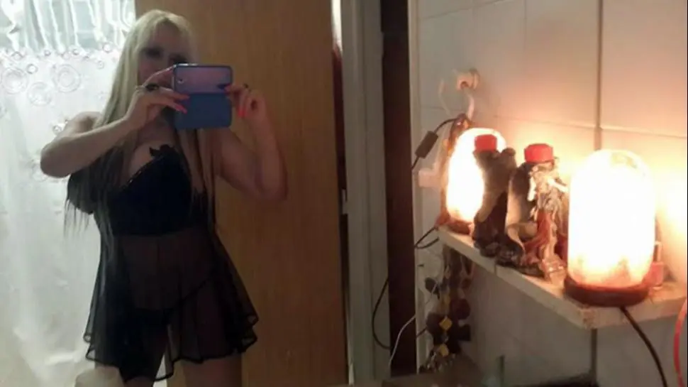 Alejandra pradón, y su bizarro facebook