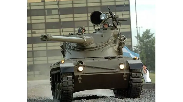 Gente que se niega a entregar su propiedad al Gobierno