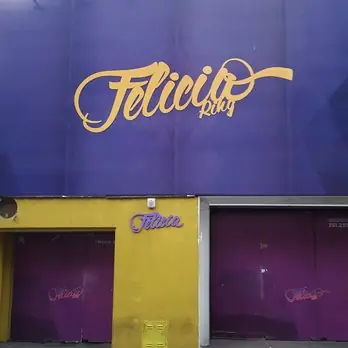 Fui a un cheboli, me quede parado y te lo tocuen.