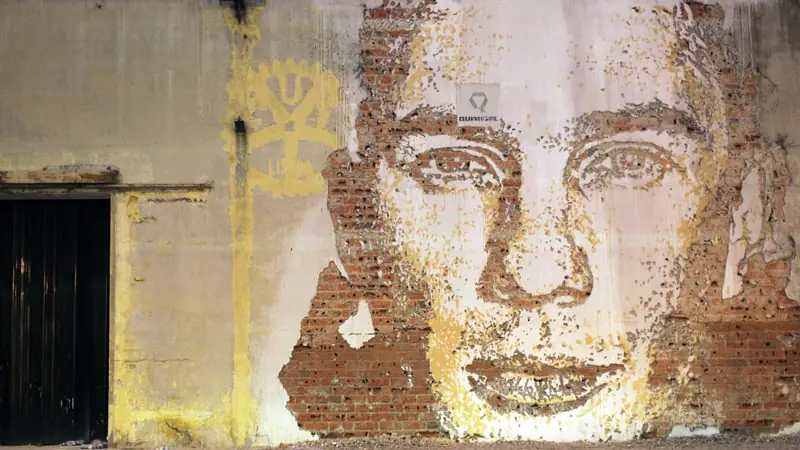 Vhils