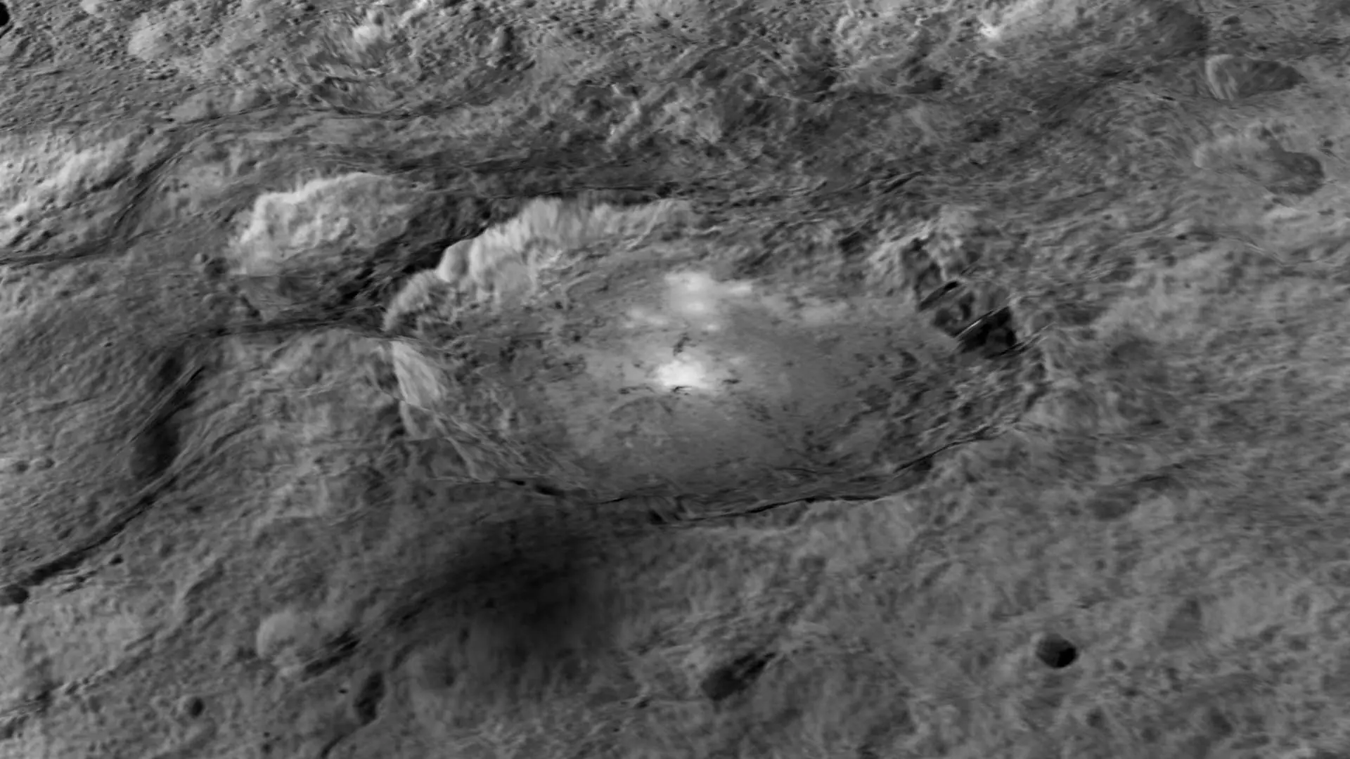 Mira la Piramide y Puntos Brillantes en Ceres ( Video )