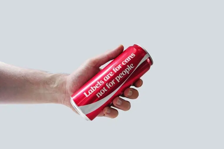 Coca Cola se deshace de su logo