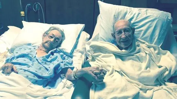 Hospital rompió reglas para pareja de ancianos se juntara