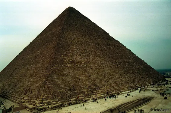 Las sorprendentes medidas de la Gran Pirámide de Giza