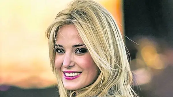 11 fotos de Menem, 1 de un zapallo, y 20 de Jesica Cirio