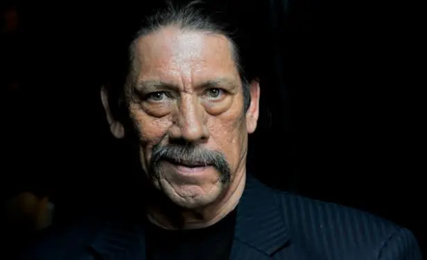 Danny "Machete" famoso actor que ayuda a los drogadictos