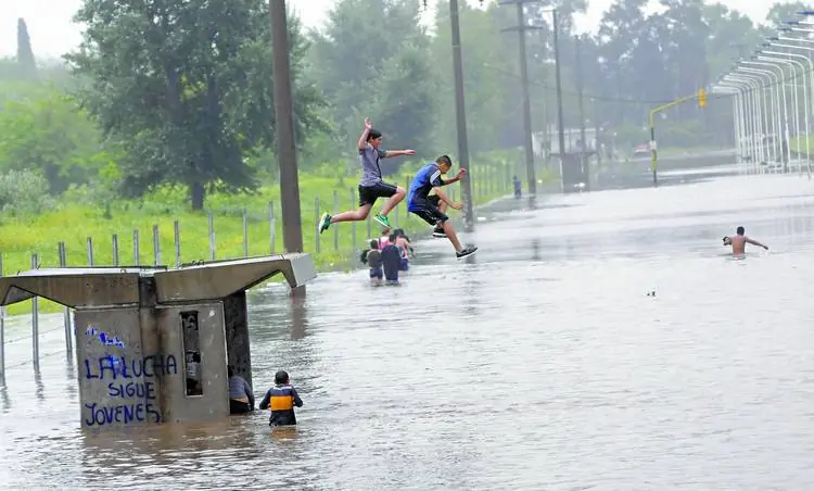 Scioli: 8 años de gestion en la provincia