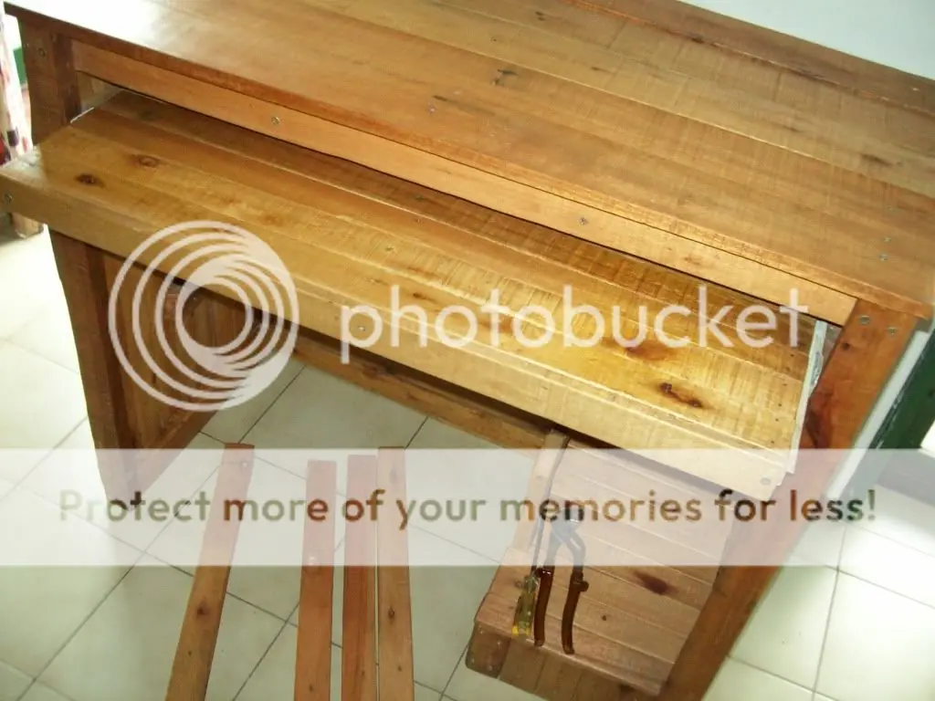 Muebles hechos en el dpto con madera reciclada -propio-