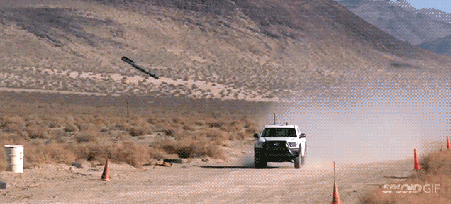 Cómo impacta un misil teledirigido en su objetivo