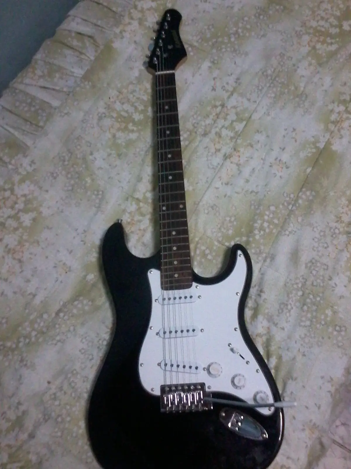 Me entregaron el marron por regalar una guitarra