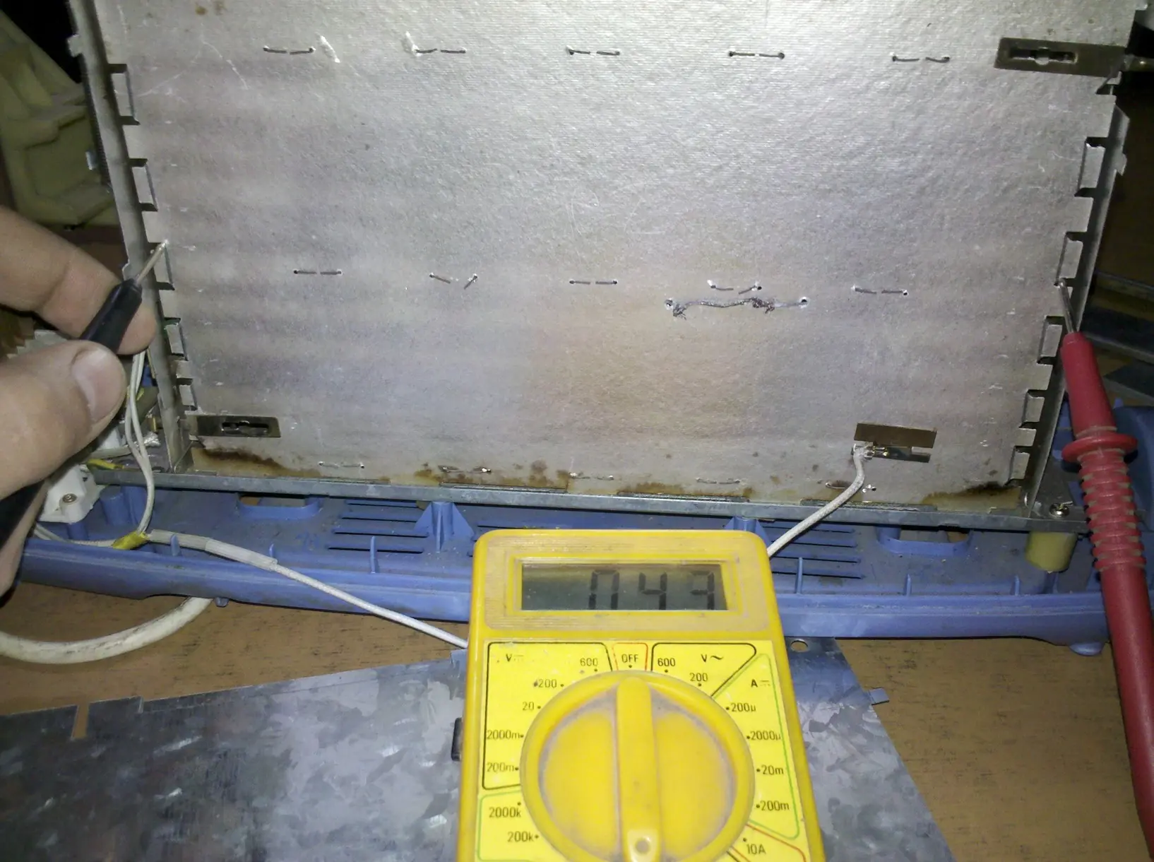 Se rompio la tostadora,dicen no tiene arreglo?Reparala vos!!