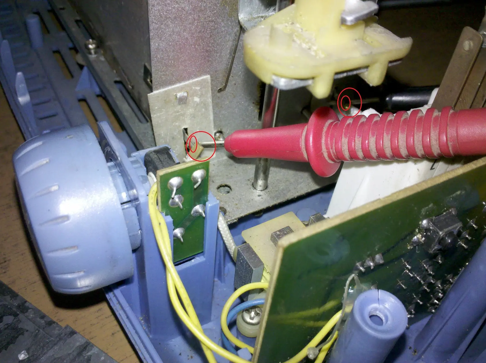 Se rompio la tostadora,dicen no tiene arreglo?Reparala vos!!