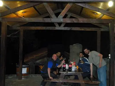 untruenoentrelashojas