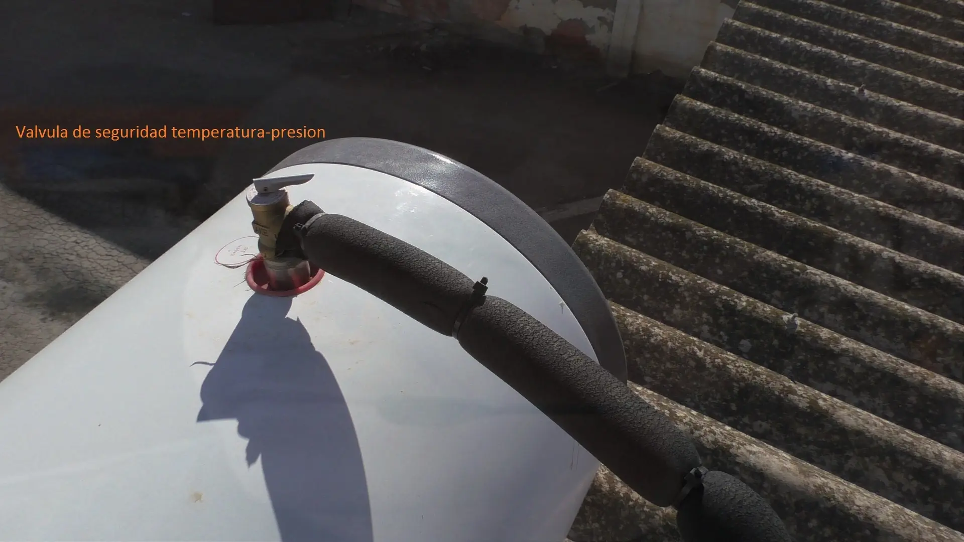 Instalacion de un calentador solar de agua