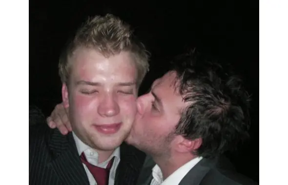 Soy "gay" y me encaró mi otro primo. Historia real