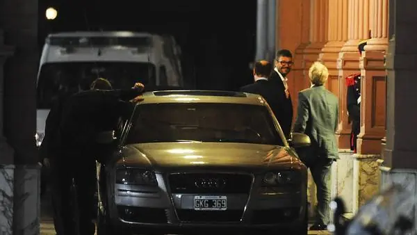 Indignante:El rey traiciono a la patria....