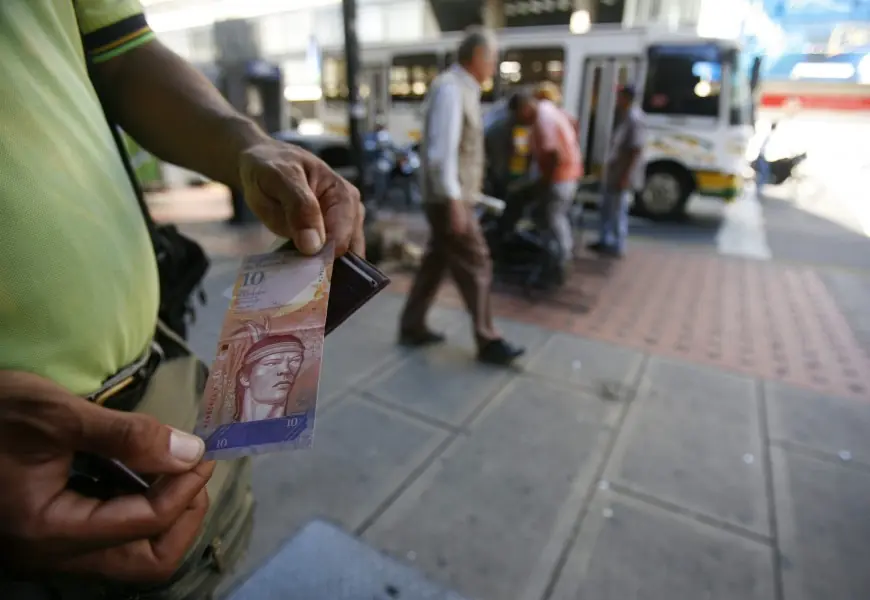 Salario mínimo en Venezuela es 6 veces menor que en Bolivia