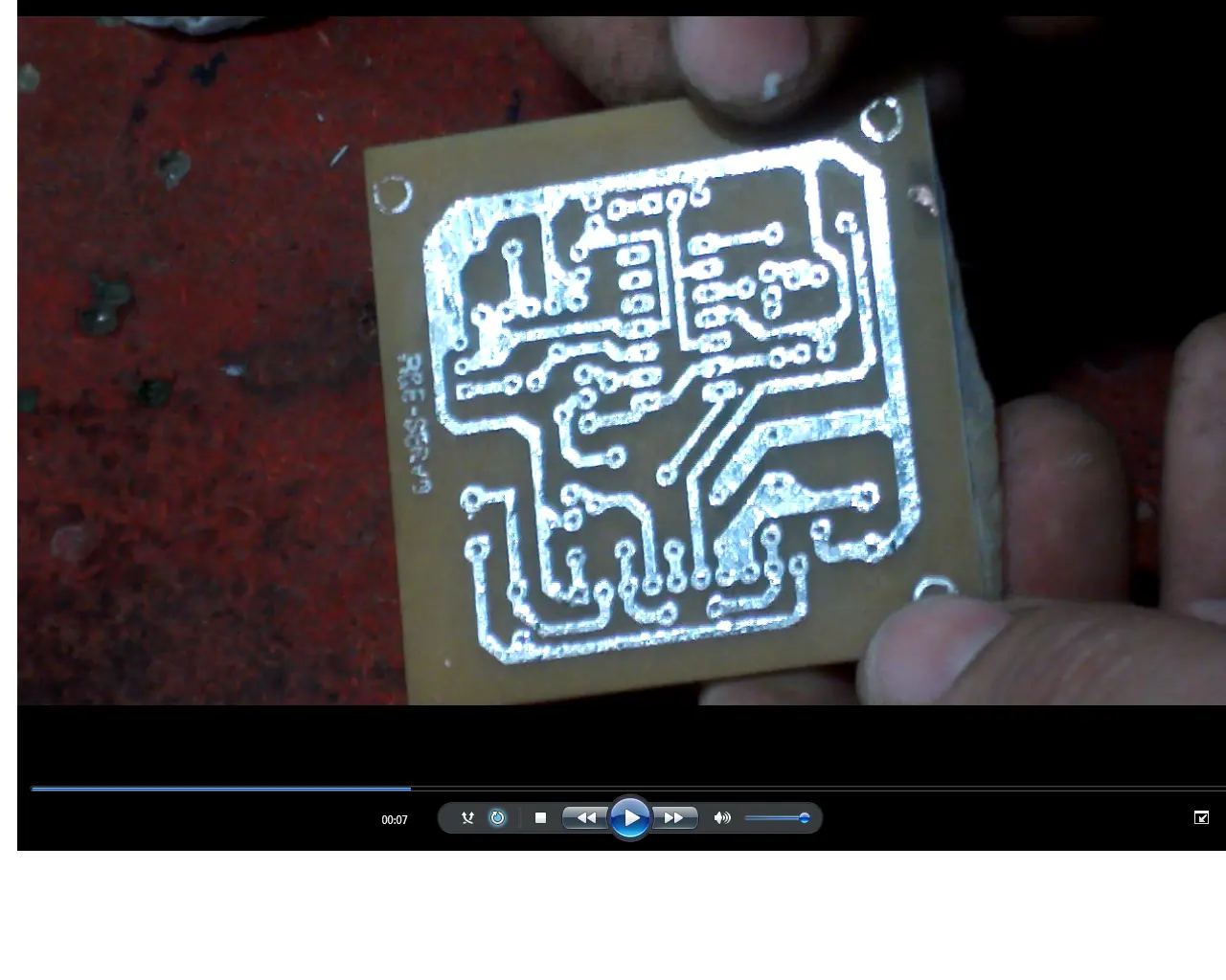 Con un video, te enseño como hacer PCB´s sin usar plancha