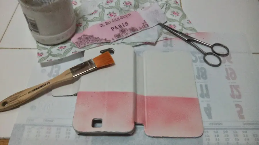 Reciclá tu vieja funda de celular.