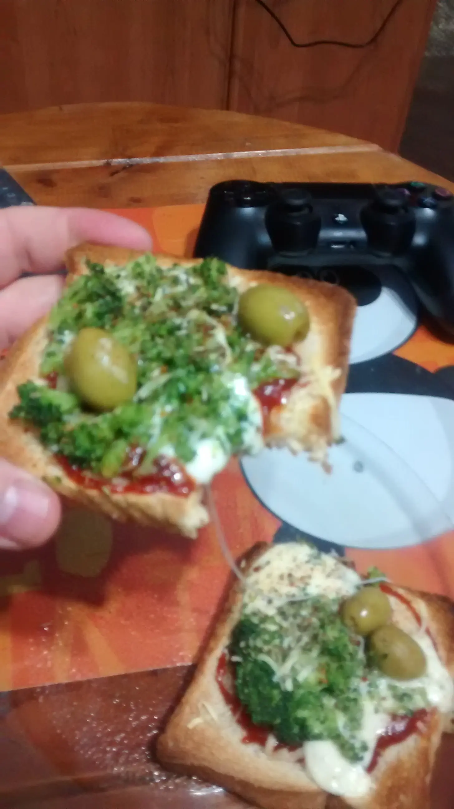 Vivo Solo y Así me alimento, Mirá...!!!