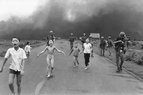 Las 10 Fotos Históricas Que Avergonzaron Al Mundo