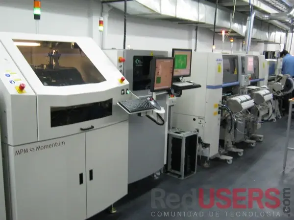 Industria Argentina, Fabrica de Computadoras por dentro