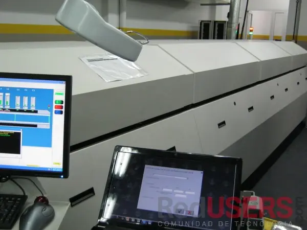 Industria Argentina, Fabrica de Computadoras por dentro