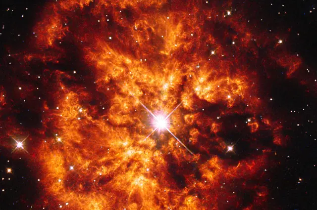 Espectacular fotografía de una nebulosa y una estrella