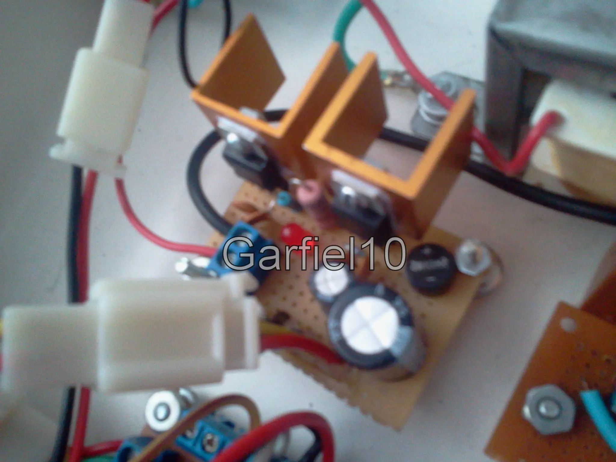 Hice un laboratorio de electronica portatil y lo t muestro2