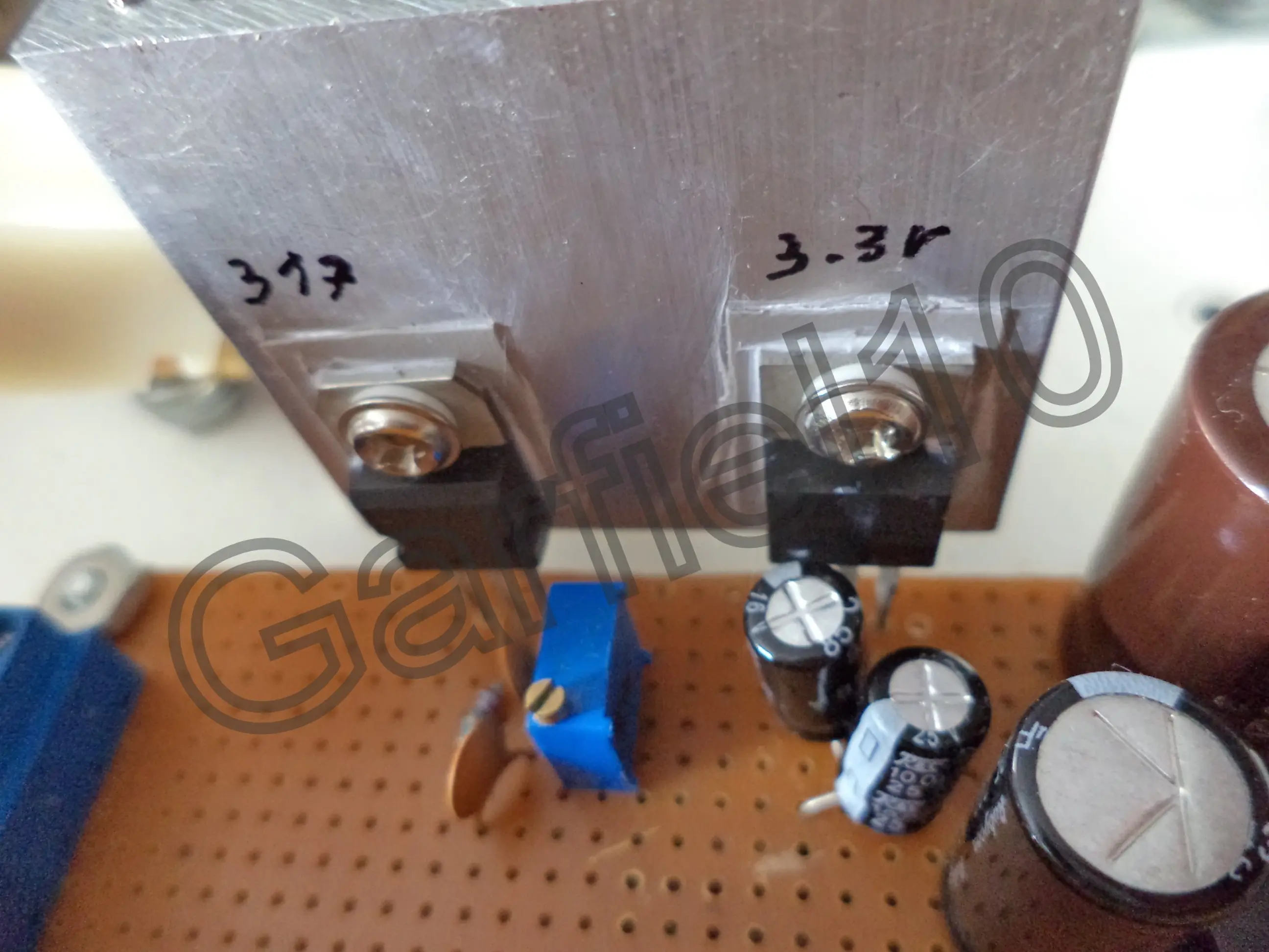 fuente regulada con lm317