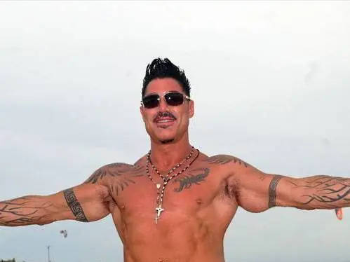 Te quedas en la cueva? pasate y escuchate unos temas papu!