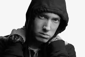 Eminem rapeando en Español