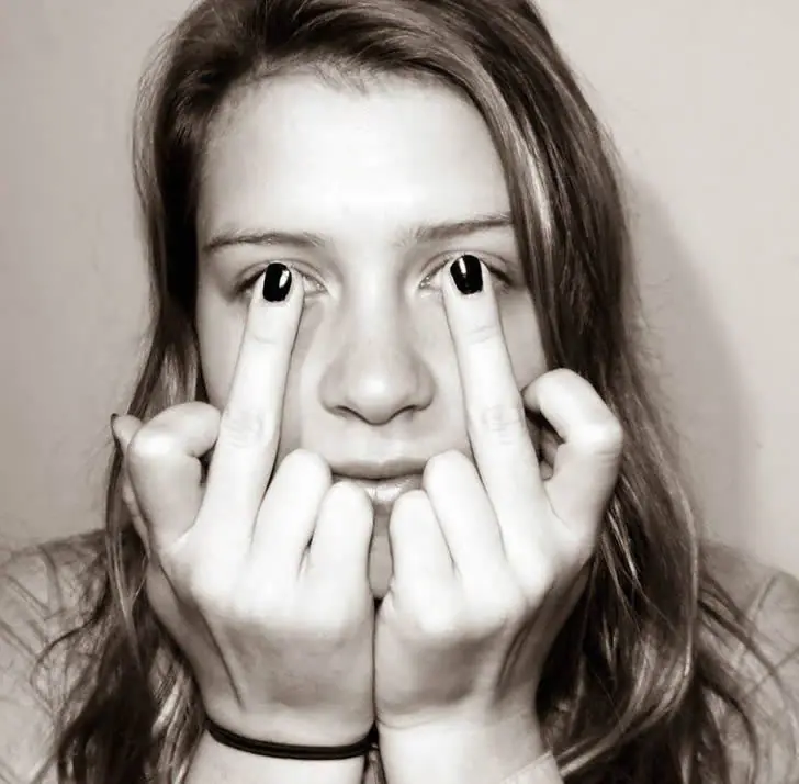 + 7 si te ries con alguna.