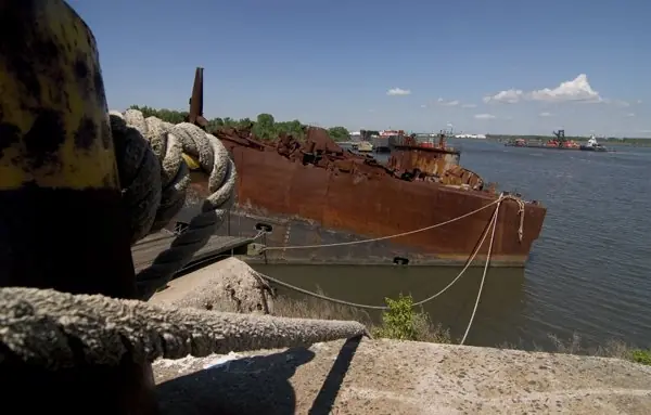 barcos abandonados barcos abandonados