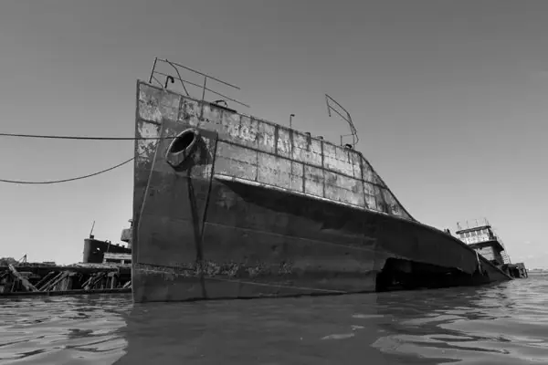 barcos abandonados barcos abandonados