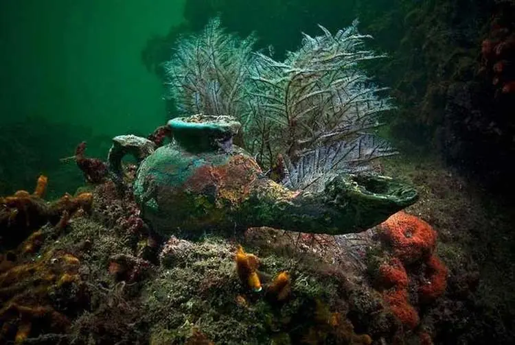 barcos abandonados barcos abandonados