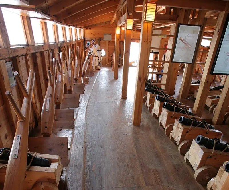 El Almirante Yi y el Barco Tortuga.