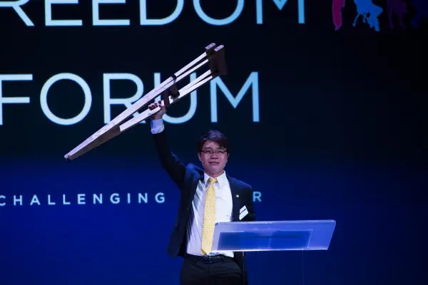 Ji Seong-ho- el hombre que escapó en muletas del comunismo.