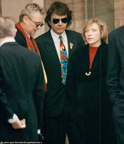 Freddie Mercury Asi le rendimos 