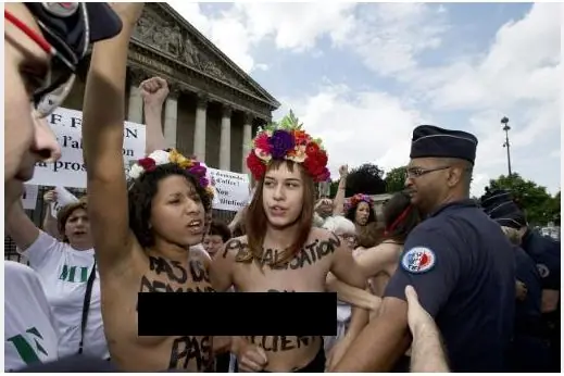 Manifestación en Canadá por el derecho a mostrar las tetas