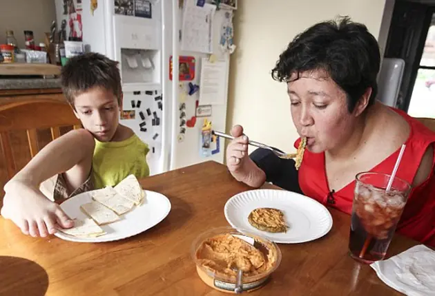 Esta Madre Y Su Hijo Nacieron Sin Brazos