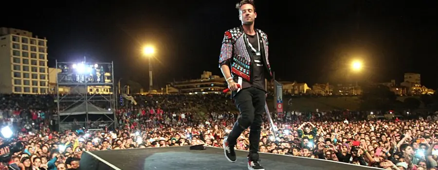 El Chano(tan bionica) choca coches y le pegan,esta internado