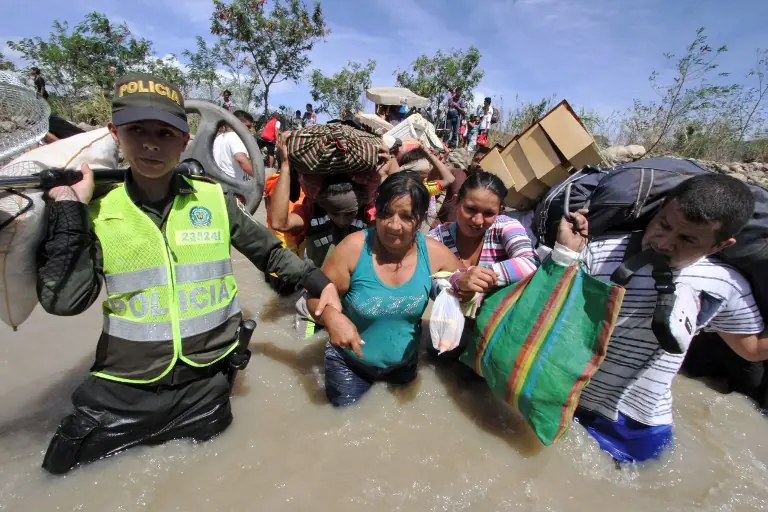 Venezuela: Lagrimas de los colombianos al abandonar el pais